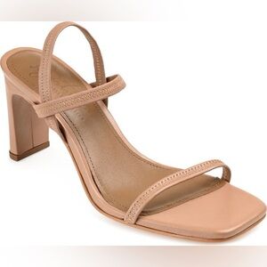 NWT Journee Signature Lennon Block Heel Dress Sandal Size 9